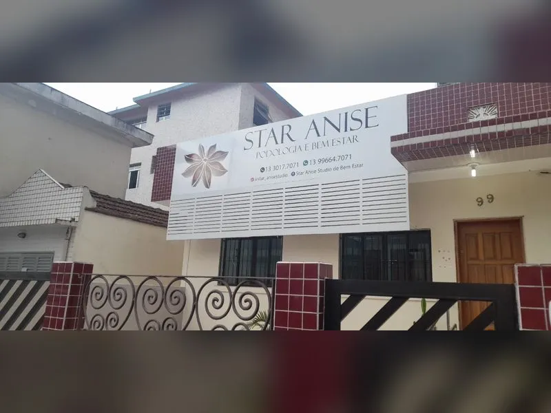 Fachada de consultório com estrutura e comunicação visual para a Star Anise — Cromatica Comunicação Visual, Santos/SP