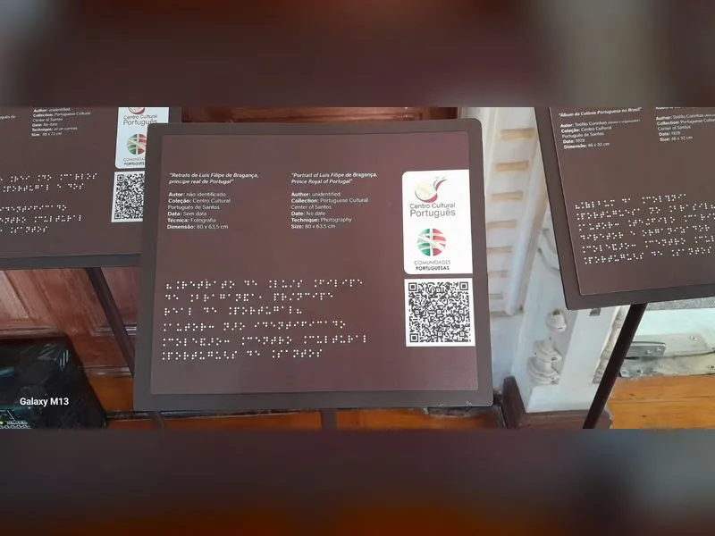 Placas de sinalização em braille executadas pela Cromatica em Santos/SP