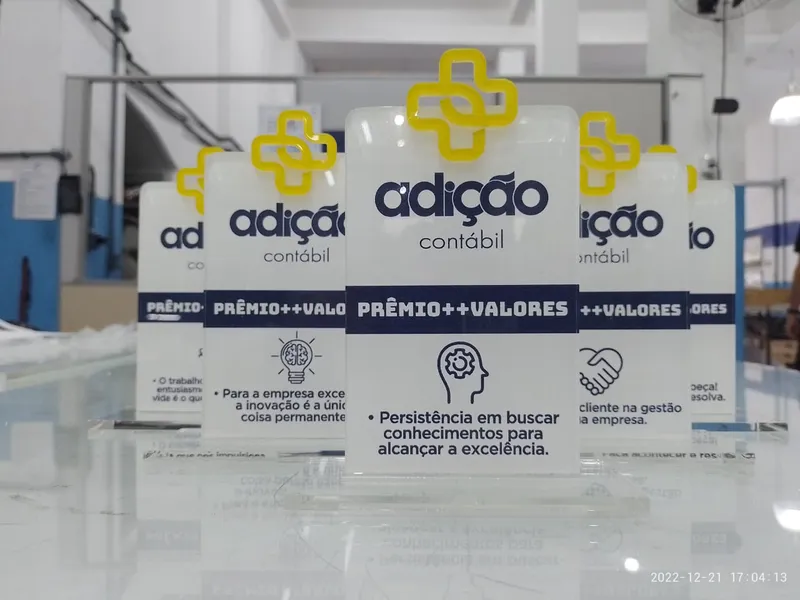Troféus de premiação por valores e resultados para a Adição Contábil — Cromatica Comunicação Visual, Santos/SP