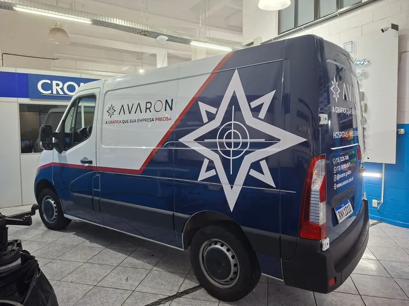 Renault Master L1H1 adesivado com Alltak para a gráfica Avaron — Cromatica Comunicação Visual, Santos/SP