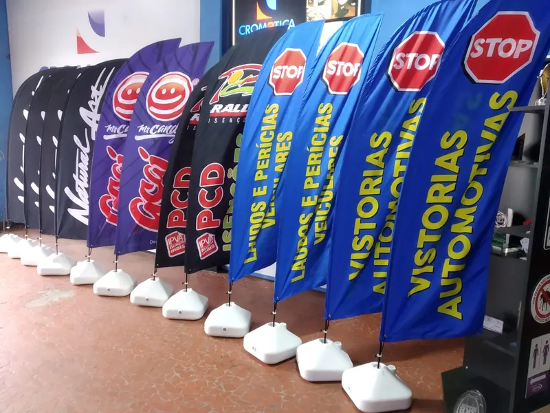 Wind flags personalizados em tecido dupla face produzidos pela Cromatica em Santos/SP