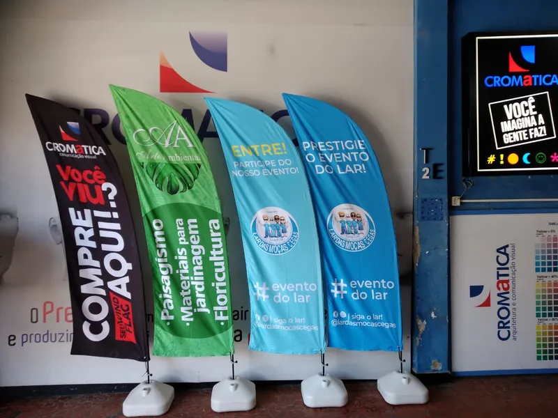 Wind flags em tecido dupla face para eventos, praia e barracas — Cromatica Comunicação Visual, Santos/SP