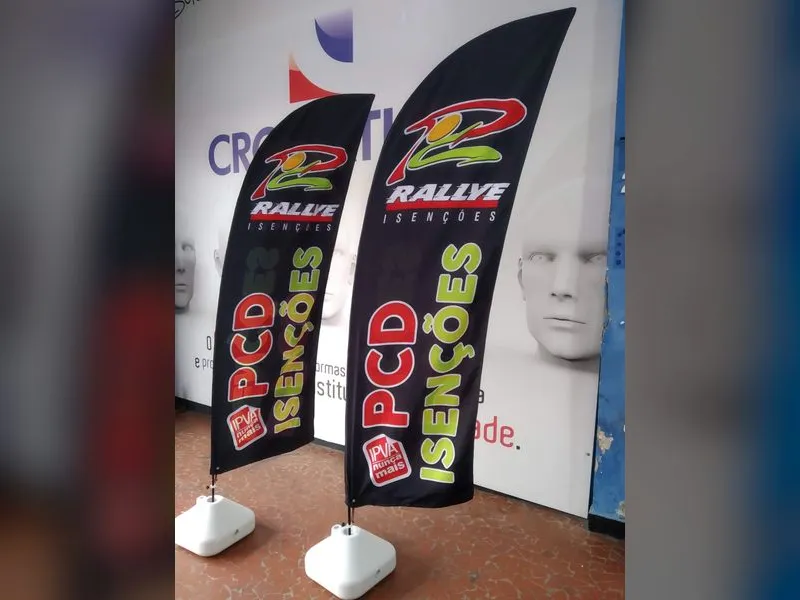 Wind flag dupla face em tecido para a Rallye Isenções — Cromatica Comunicação Visual, Santos/SP